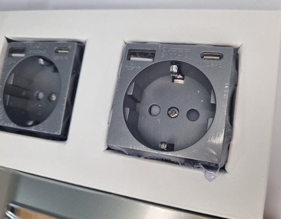 Сіра подвійна USB-розетка BSEED SWITCH&SOCKET із роз'ємом Type-C 20260106 — фото 7