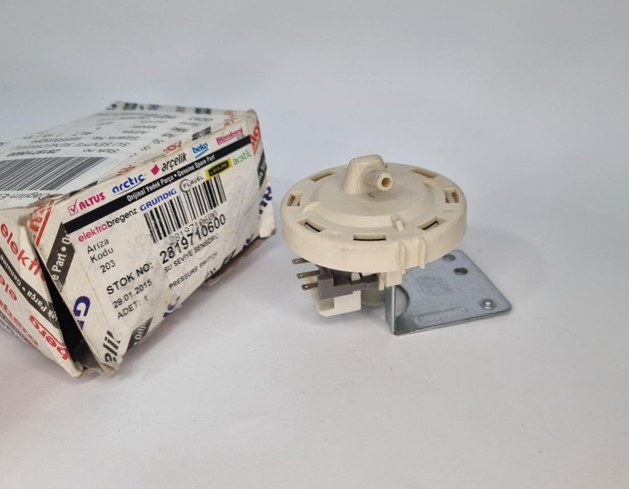 Пресостат (датчик рівня води) на пральну машину Beko 2819710500 (2819710600) для моделей WMD, WML, WKD — фото 4
