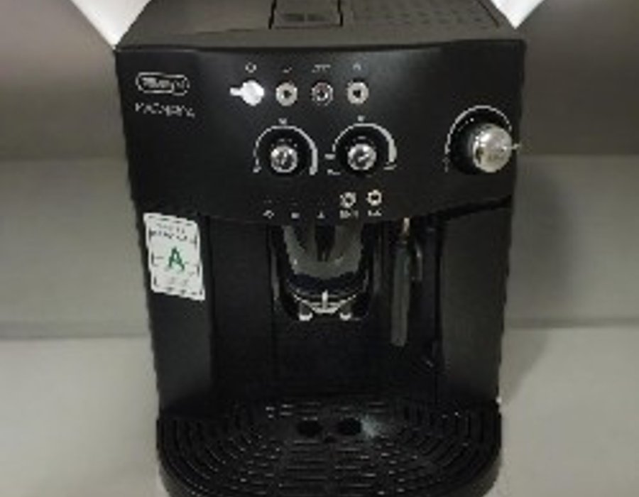 Кавомашина б/у DeLonghi Magnifica ESAM 4200 B