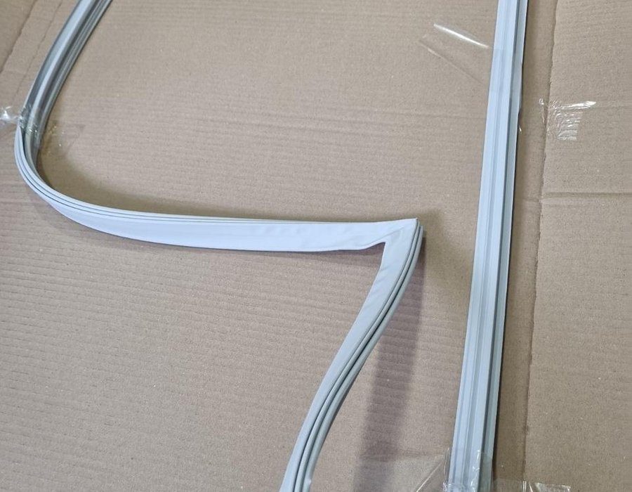 Ущільнювальна гума до холодильної камери холодильника Beko 4633082600 (4669521700) — фото 8