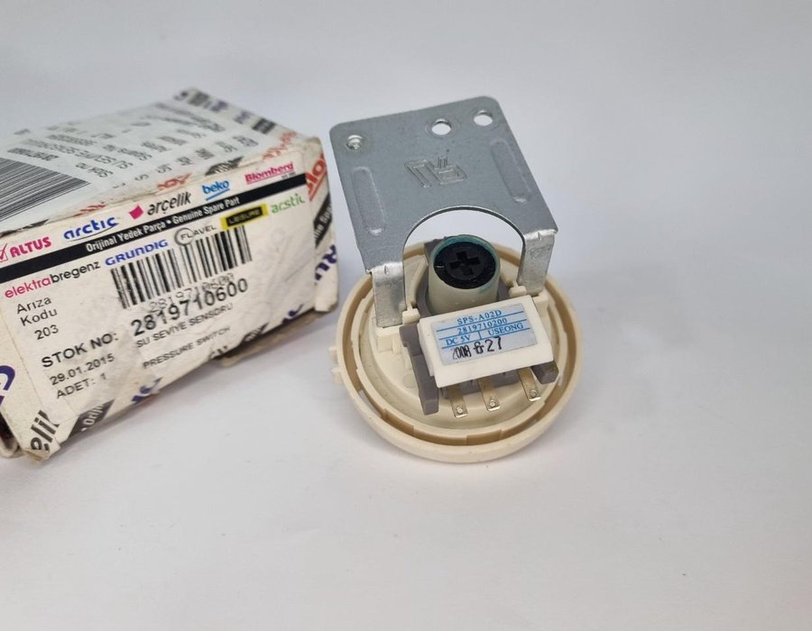 Пресостат (датчик рівня води) на пральну машину Beko 2819710500 (2819710600) для моделей WMD, WML, WKD — фото 6