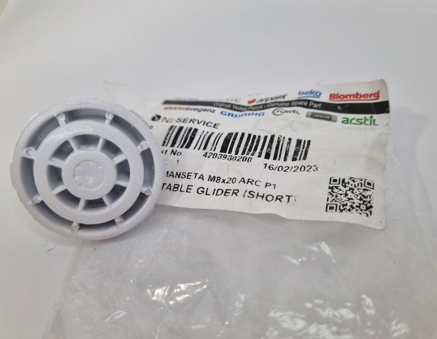 Оригінальна ніжка для холодильника Beko CEB, DSE, CSE, FS, FSN, FSE 4203930200 — фото 8