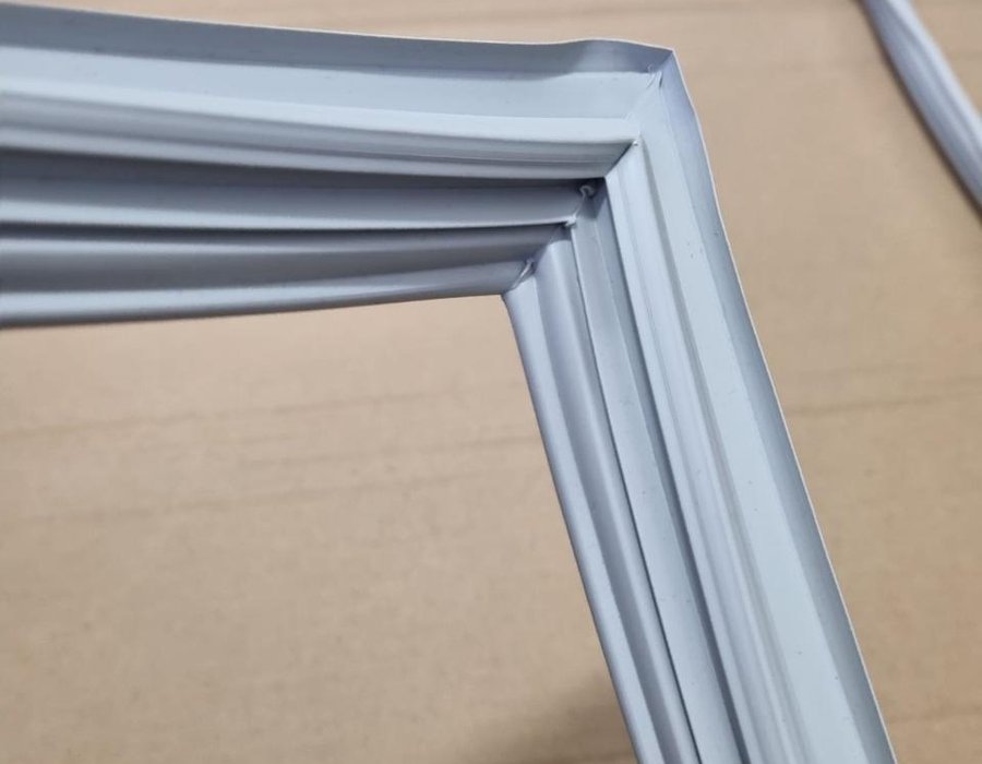 Ущільнювальна гума 5958261800 холодильника Beko — фото 2