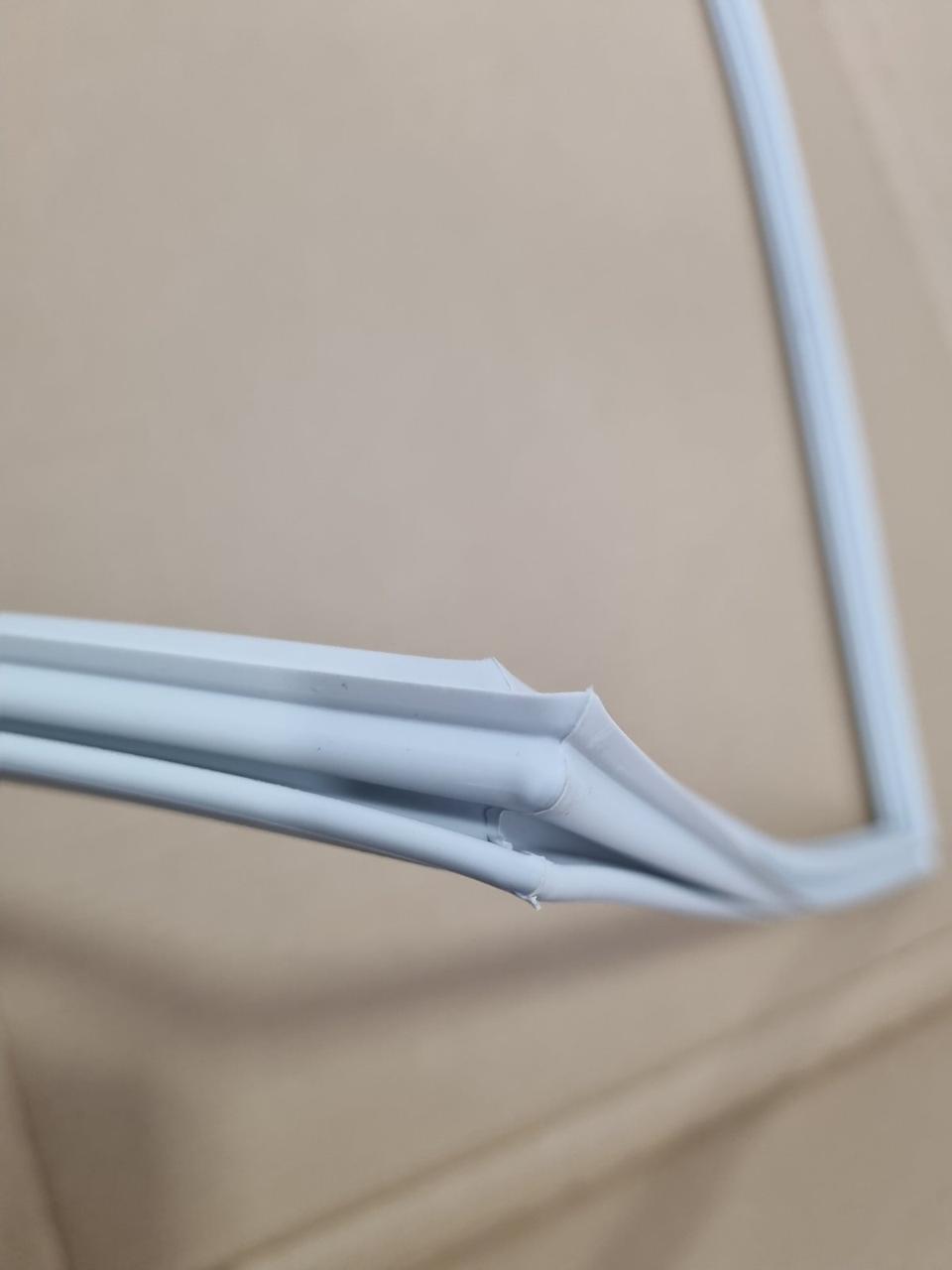 Ущільнювальна гума холодильної камери для холодильника Beko 4669521000 (4633081900)