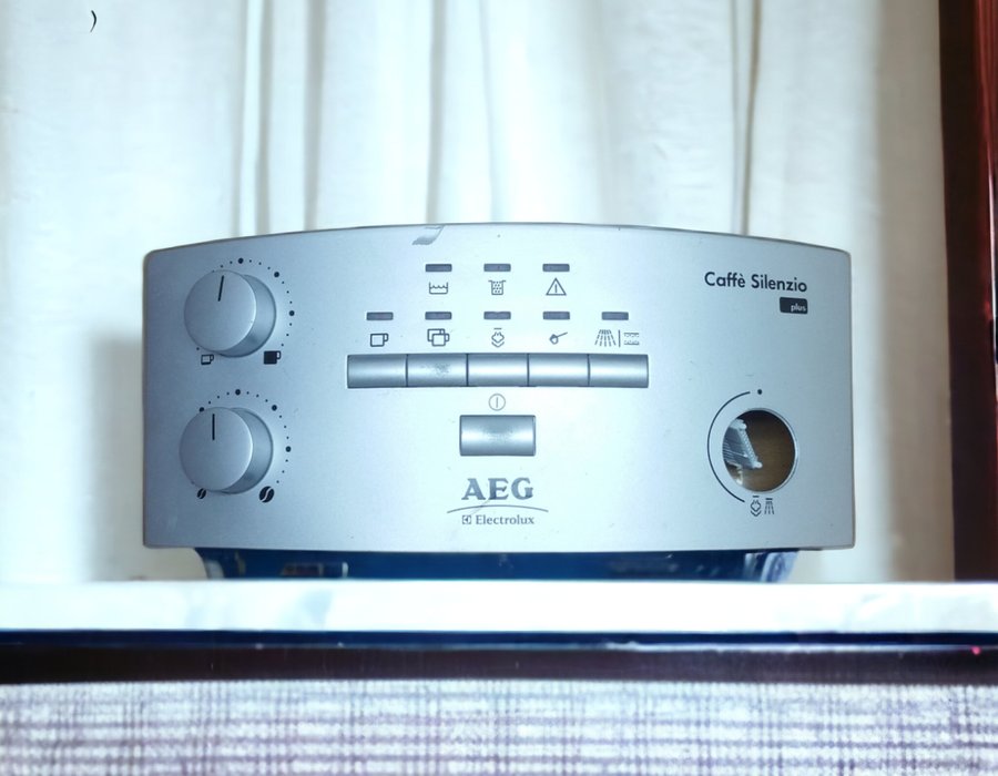 Панель керування кавомашини Aeg Caffe Silenzio plus чорна/сіра — вживаний — фото 2