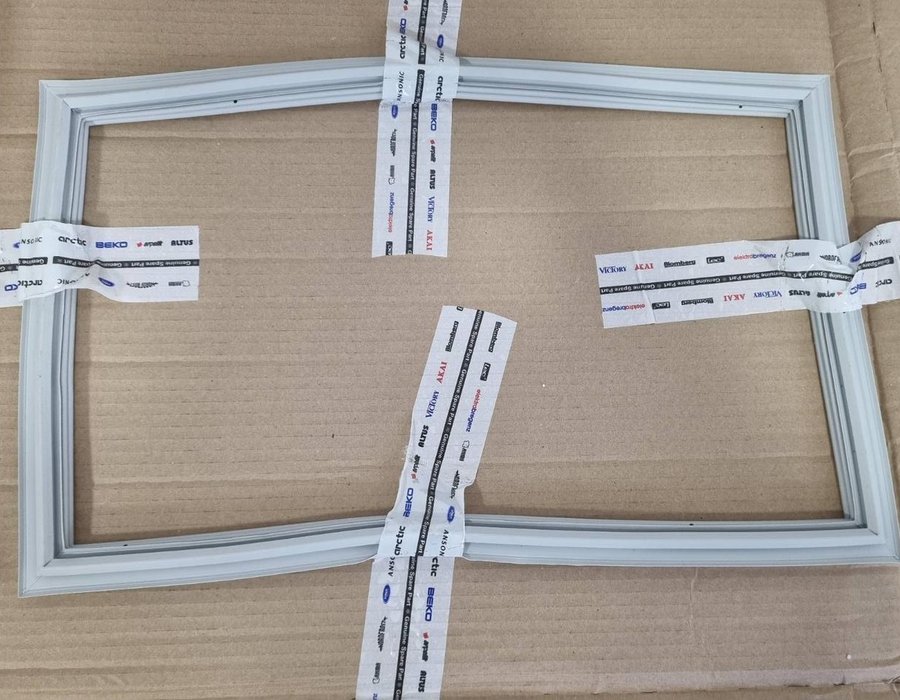 Ущільнювальна гума на холодильний відсік Beko DSE, DSA, RDE (32 см * 52 см) 4669521100 (4633082000)